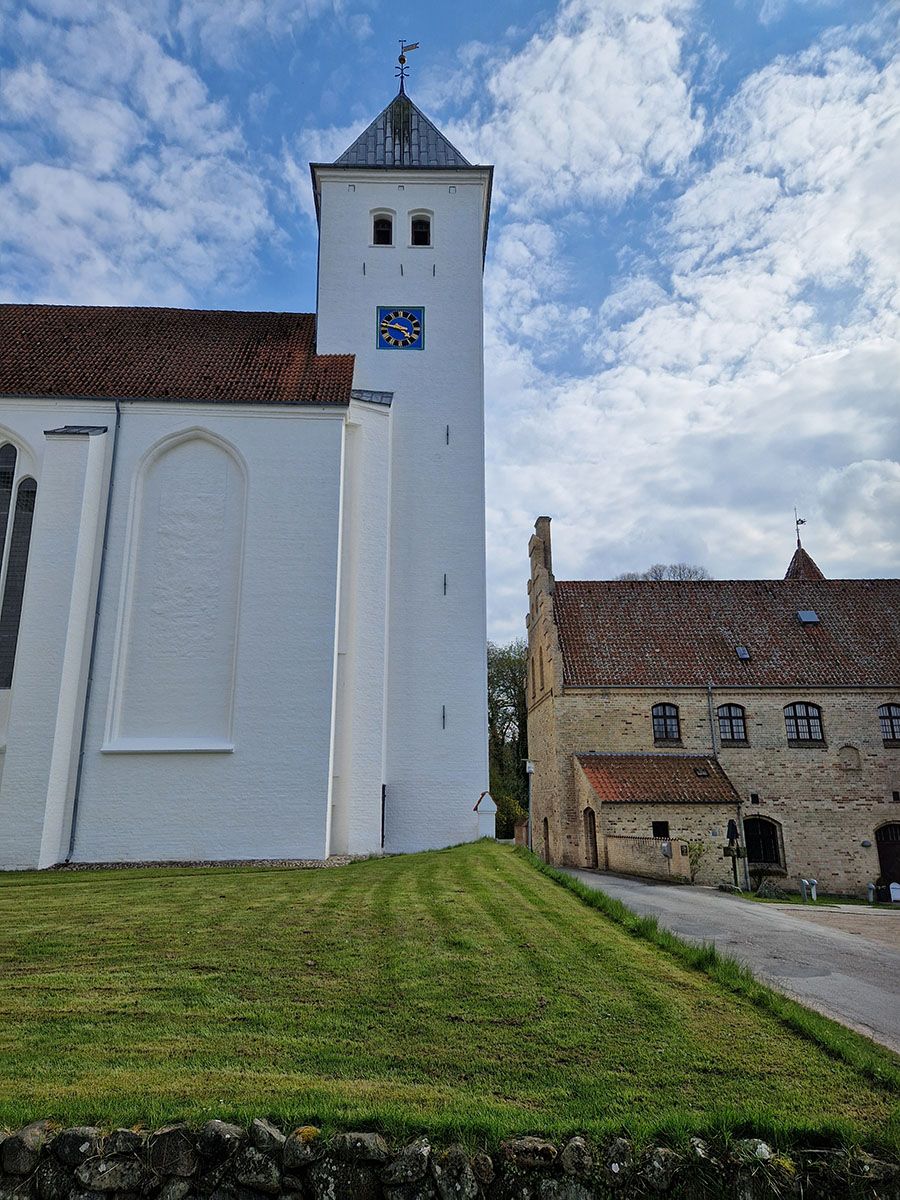 Klosterkirken på den nye del af Mariager rundt