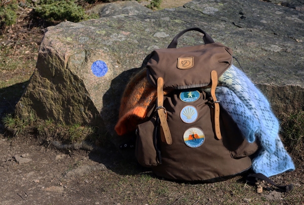 Blå prikker - skiltning på Hammerknuden rundt - vandrerute på Bornholm