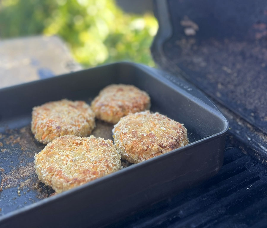 Vegetariske burgere på grill