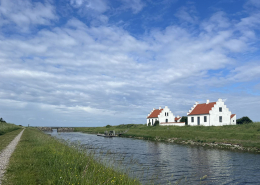 Kanalstien i Løgstør med de fine kanalbetjenthuse